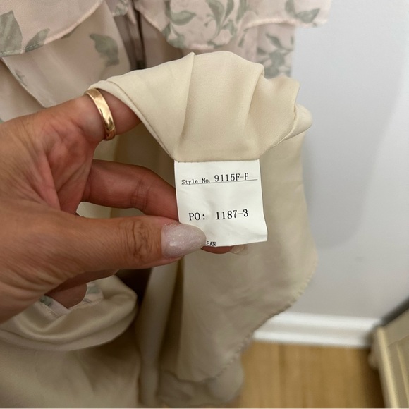 REVELRY Poppy Chiffon Floral Print Dress Champagne Bouquet - Picture 8 of 8